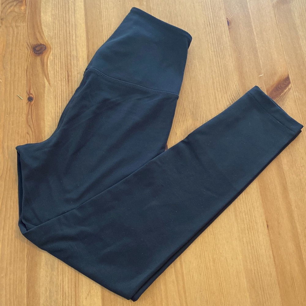Girlfriend Collective Black Float Ultralight Legging (23 3/4”, Like New, XS)